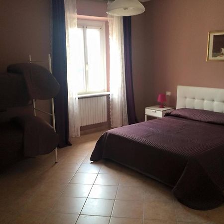 فيركوراجو La Piazza B&B الغرفة الصورة