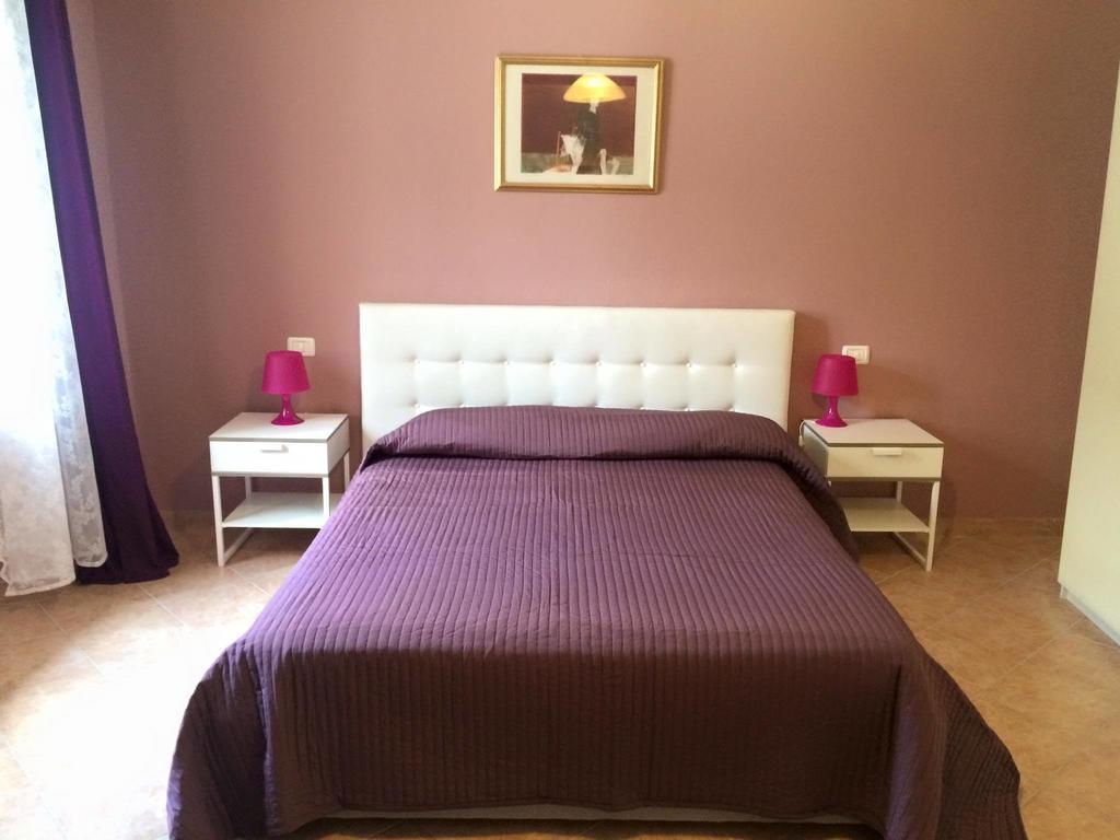 فيركوراجو La Piazza B&B الغرفة الصورة